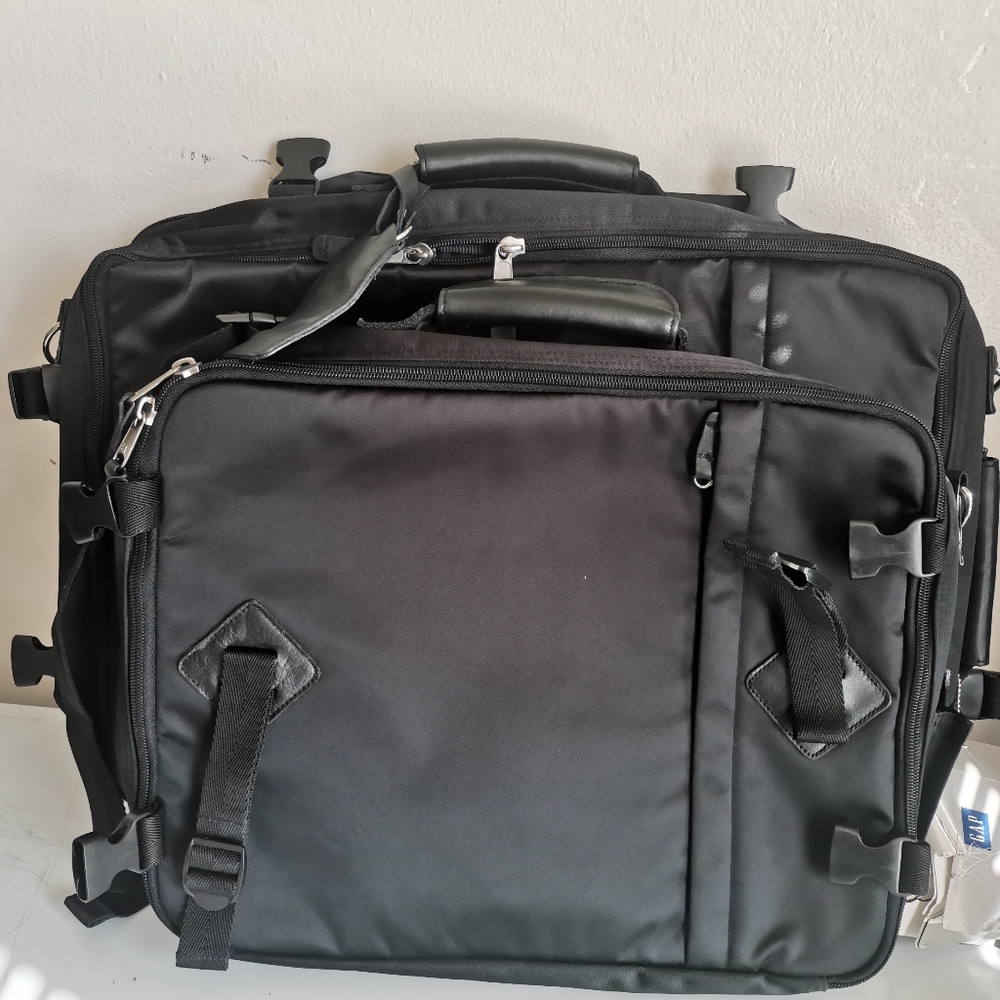GAP TRAVEL AND LAPTOP BAG - Picture 14 of 16